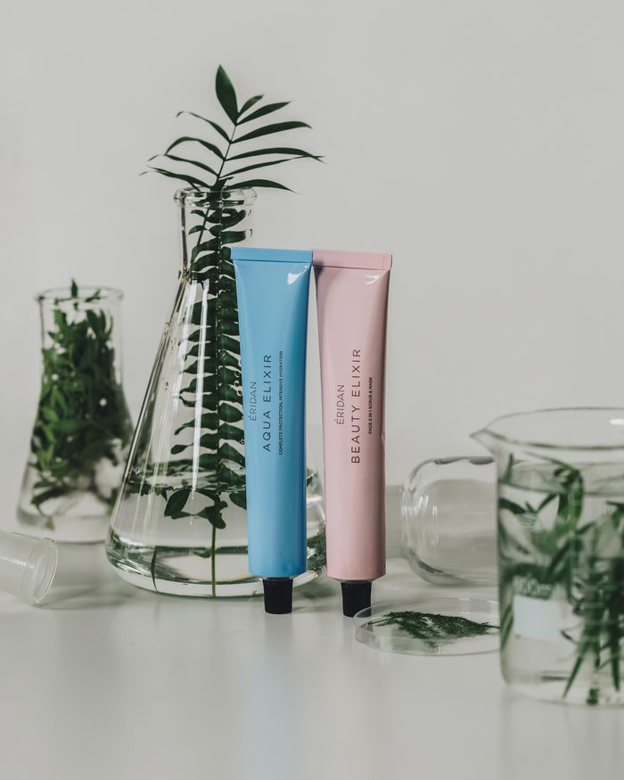 ÉRIDAN aluminijumske maske - Aqua Elixir i Beauty Elixir tube u laboratoriji